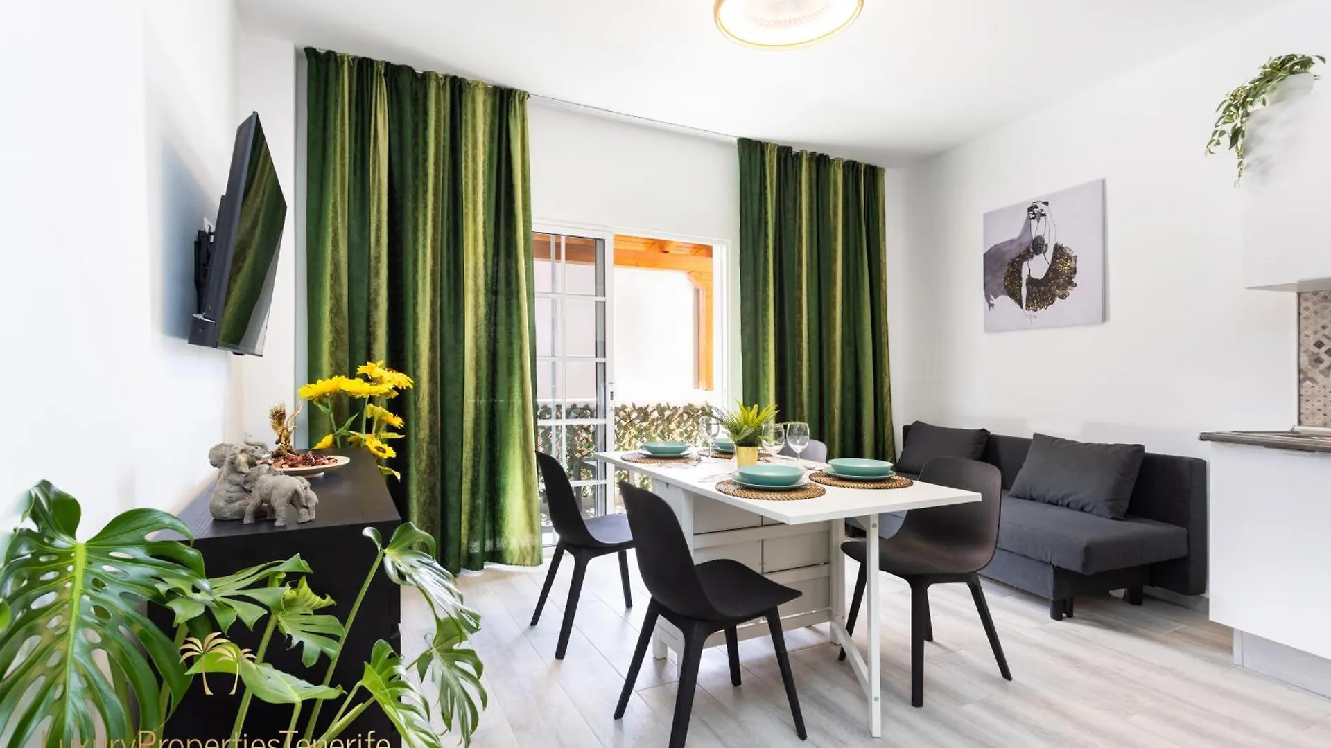 Casa Romania - Apartament Soare Armeñime